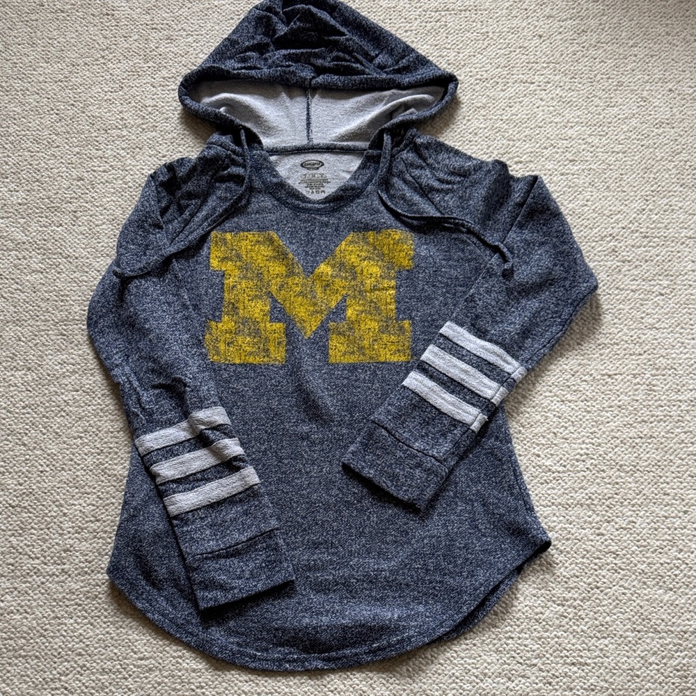 Woman size small Michigan Wolverine hoodie